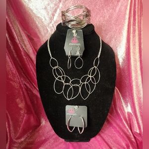 Paparazzi Silver Jewelry Set